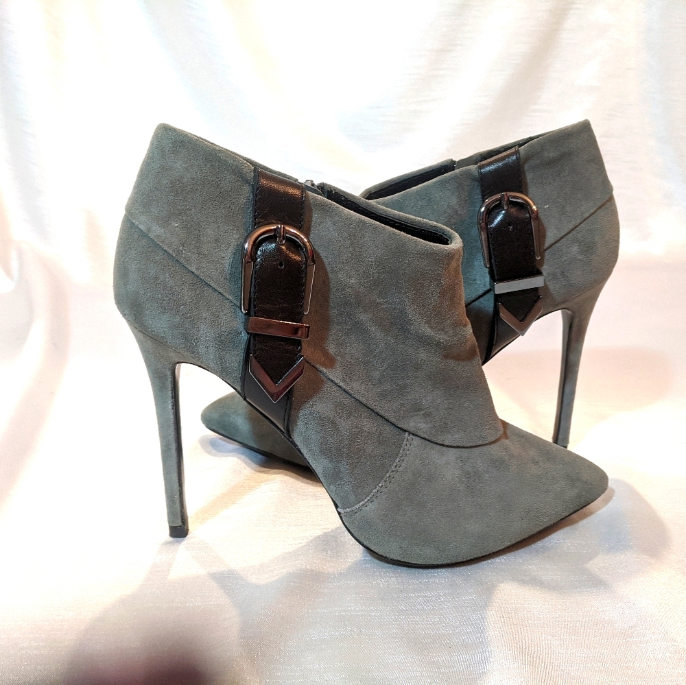 Charles David Gray Suede booties. NEW!